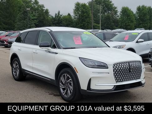 Used 2023 Lincoln Corsair AWD w/ Equipment Group 101A image 3