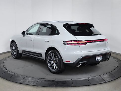 Certified 2026 Porsche Macan AWD/4WD image 3