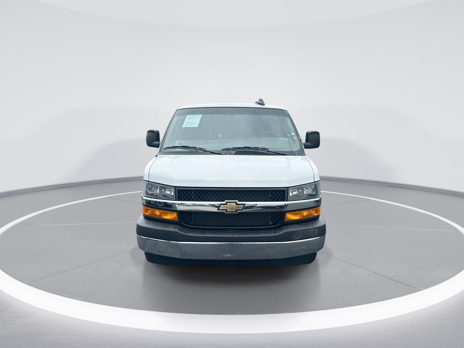 Used 2025 Chevrolet Express 2500 w/ Driver Convenience Package RWD image 3