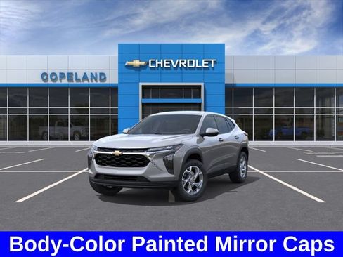 New 2026 Chevrolet Trax LS w/ LS Convenience Package FWD image 9