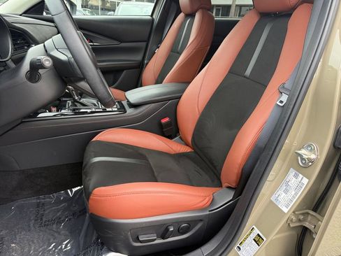 Used 2025 MAZDA CX-30 Carbon image 13