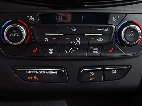 Used 2018 Ford Escape SE w/ SE Sport Appearance Package AWD/4WD image 30