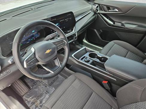 Used 2026 Chevrolet Equinox LT AWD/4WD image 13