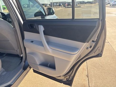 Used 2010 Toyota Highlander 4WD image 18