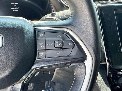 Used 2021 Jeep Grand Cherokee L Laredo image 27