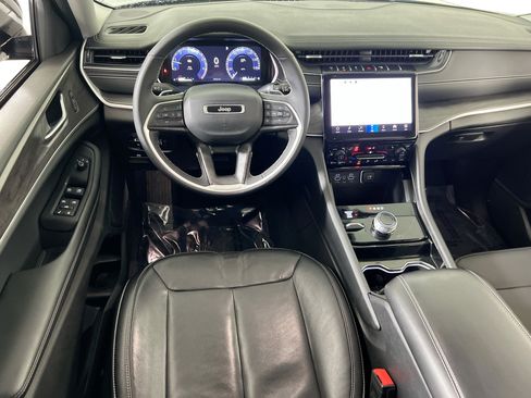 Used 2023 Jeep Grand Cherokee Limited AWD/4WD image 22