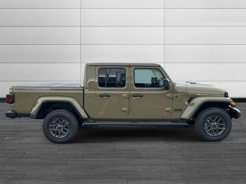 New 2026 Jeep Gladiator Sport image 2