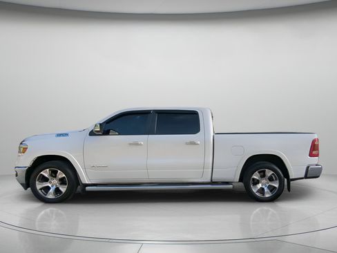 Used 2019 RAM 1500 Laramie AWD/4WD image 17