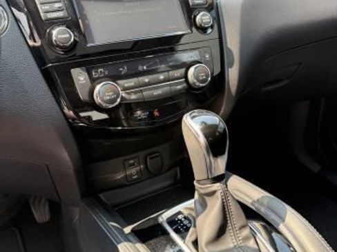 Used 2017 Nissan Rogue Sport SL w/ SL Premium Package AWD/4WD image 35