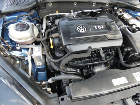 Used 2018 Volkswagen Golf S image 72