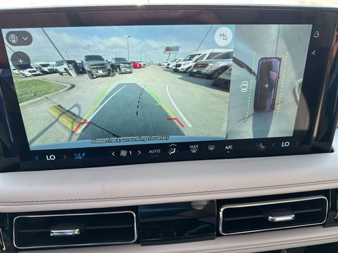 Used 2025 Lincoln Aviator AWD w/ Jet Appearance Package image 28