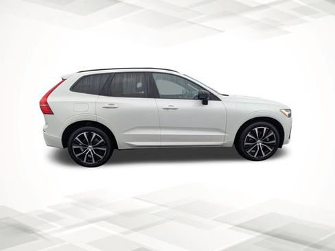 Used 2023 Volvo XC60 B5 Plus w/ Climate Package image 3