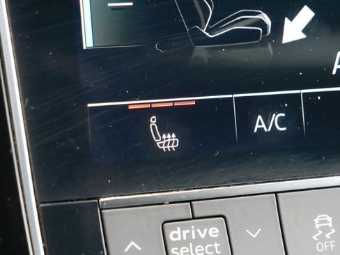 Used 2022 Audi Q7 Premium Plus w/ Premium Plus Package image 28