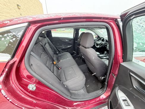 Used 2017 Chevrolet Malibu LT image 12