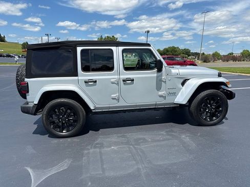 Used 2024 Jeep Wrangler Unlimited Sahara AWD/4WD image 6