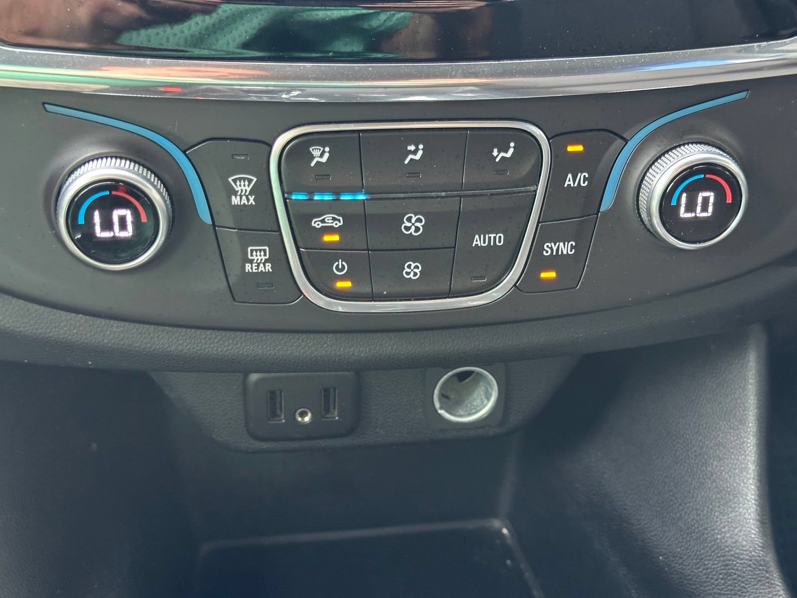 Used 2018 Chevrolet Traverse LS AWD/4WD image 23