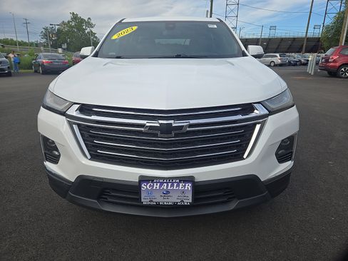 Used 2023 Chevrolet Traverse LT AWD/4WD image 2