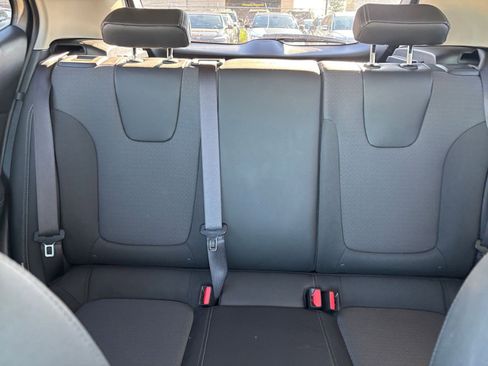 Used 2025 Buick Encore GX Preferred image 36