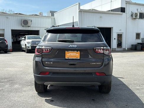 Used 2024 Jeep Compass Limited image 7