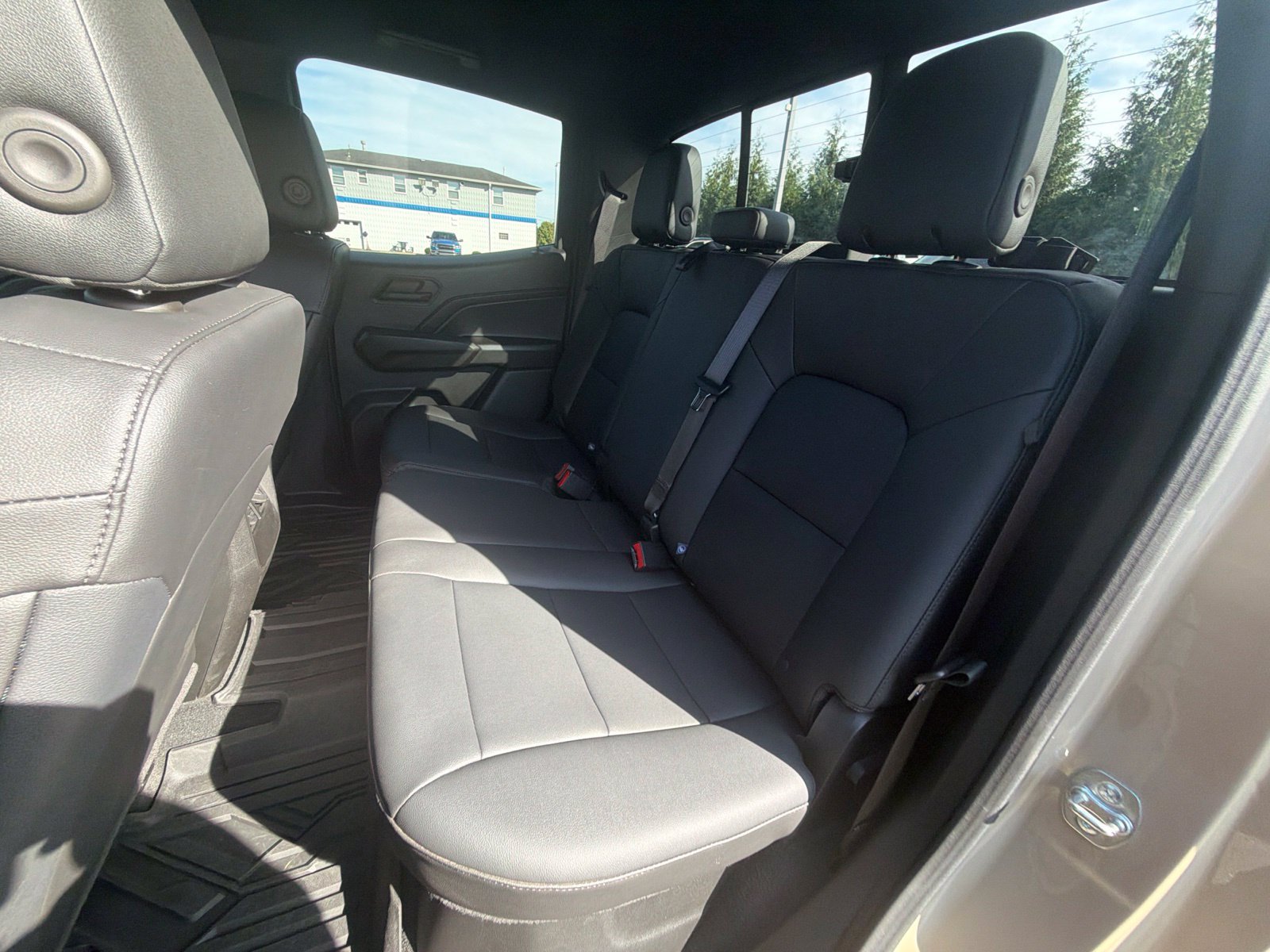 Used 2024 Chevrolet Colorado Trail Boss w/ LPO, Dark Essentials Package AWD/4WD image 23