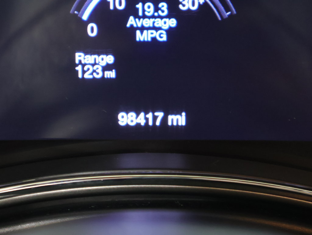 Used 2018 Jeep Grand Cherokee Overland AWD/4WD image 36