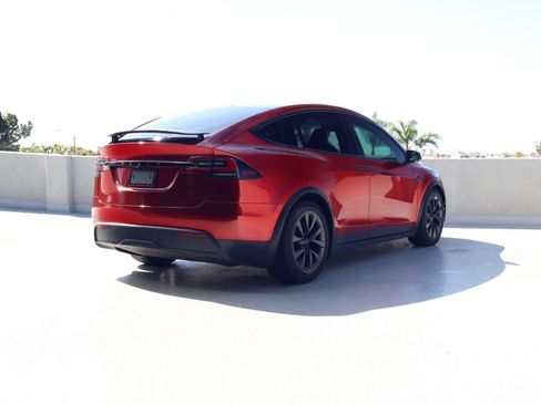 Used 2023 Tesla Model X image 9