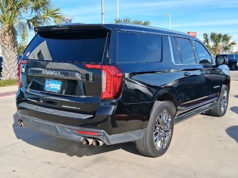 Used 2023 GMC Yukon XL Denali Ultimate image 3