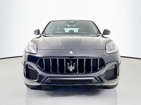 New 2025 Maserati Grecale GT image 3