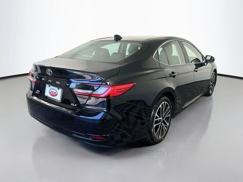 Used 2026 Toyota Camry XLE AWD/4WD image 5