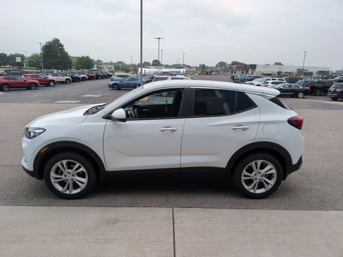 Used 2022 Buick Encore GX Preferred w/ Cold Weather Comfort Package AWD/4WD image 5