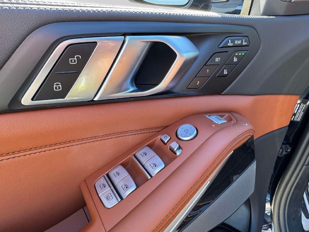 Used 2024 BMW X7 M60i w/ Executive Package AWD/4WD image 19