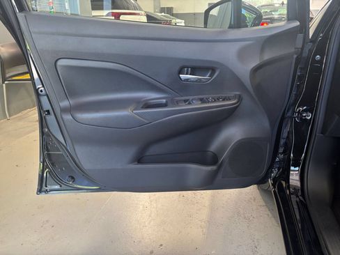 Used 2025 Nissan Versa SV FWD image 15