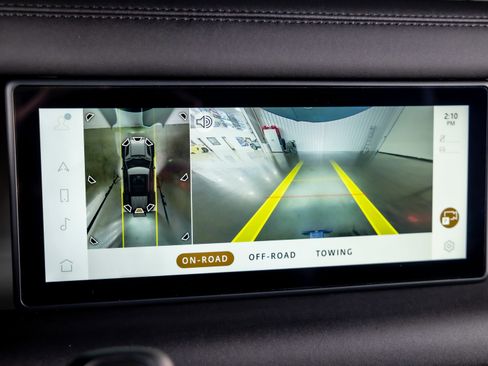 Used 2024 Land Rover Defender 110 X-Dynamic SE image 11