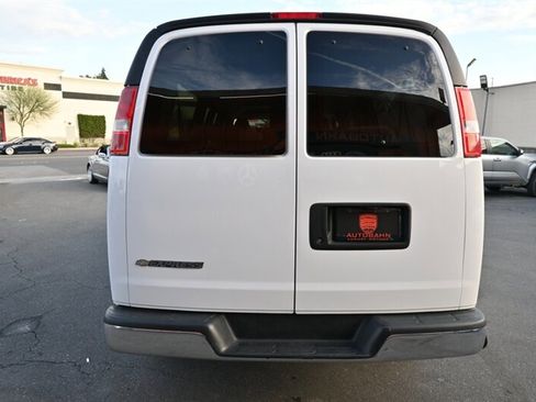Used 2017 Chevrolet Express 3500 LT w/ LT Preferred Equipment Group image 4