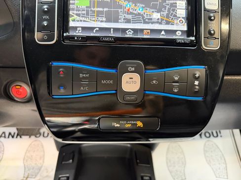 Used 2017 Nissan Leaf SL w/ Premium Package image 22