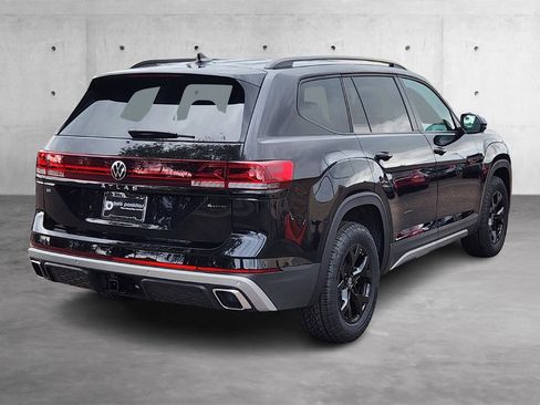 New 2025 Volkswagen Atlas Peak Edition SE image 26