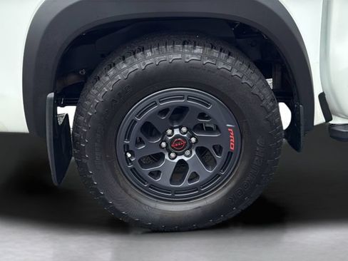 Used 2025 Nissan Frontier Pro-X w/ Pro Convenience Package RWD image 19