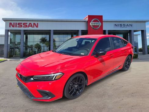 Used 2024 Honda Civic Sport image 2