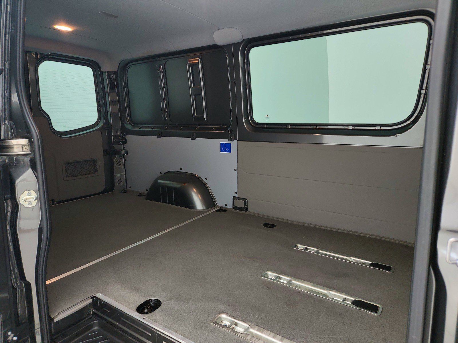 Used 2016 Mercedes-Benz Sprinter 2500 image 28