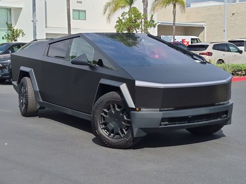 Used 2024 Tesla Cybertruck Cyberbeast AWD/4WD image 2