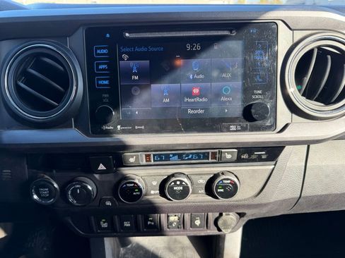 Used 2017 Toyota Tacoma TRD Pro image 11