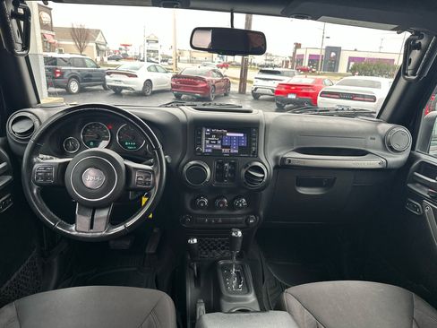 Used 2018 Jeep Wrangler Unlimited Sport S image 38