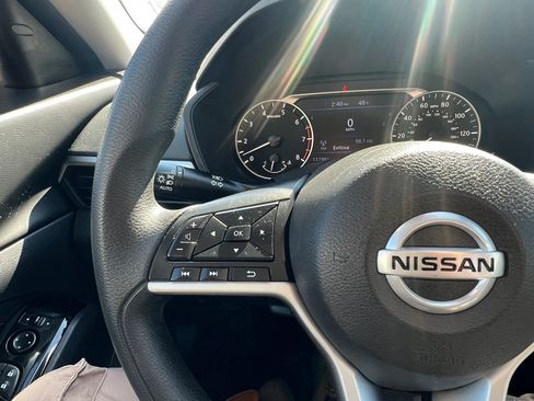 Used 2021 Nissan Altima 2.5 SV FWD image 19