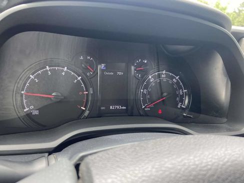 Used 2022 Toyota 4Runner SR5 Premium w/ Moonroof Package AWD/4WD image 18