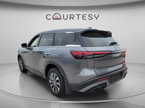 Used 2023 INFINITI QX60 Pure FWD image 2
