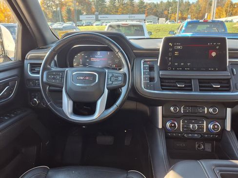 Used 2022 GMC Yukon XL SLT image 9