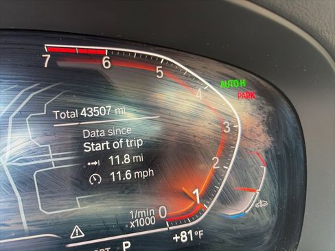 Used 2021 BMW 530i w/ Premium Package RWD image 2