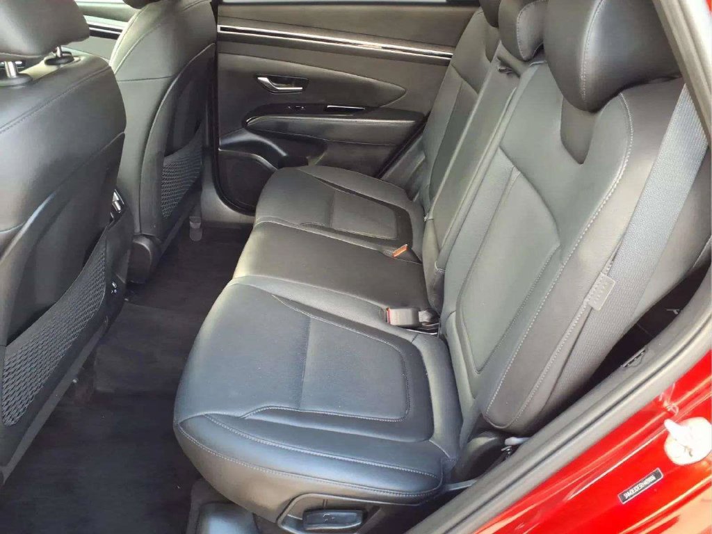Used 2024 Hyundai Tucson Limited FWD image 12