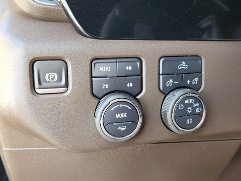 Used 2024 Chevrolet Silverado 1500 LT Trail Boss w/ Convenience Package II image 17