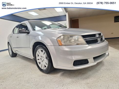 Used 2012 Dodge Avenger SE FWD image 4